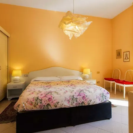 Ξενοδοχείο με διαμερίσματα Marina 2*