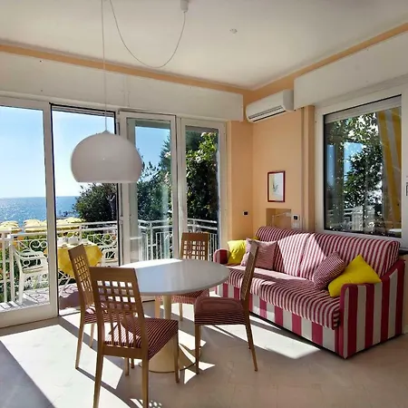 Marina Apartmanhotel