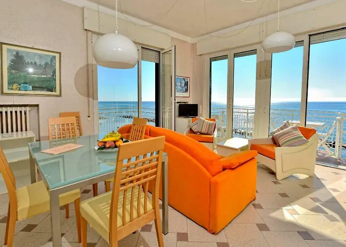 Marina 디아노마리나