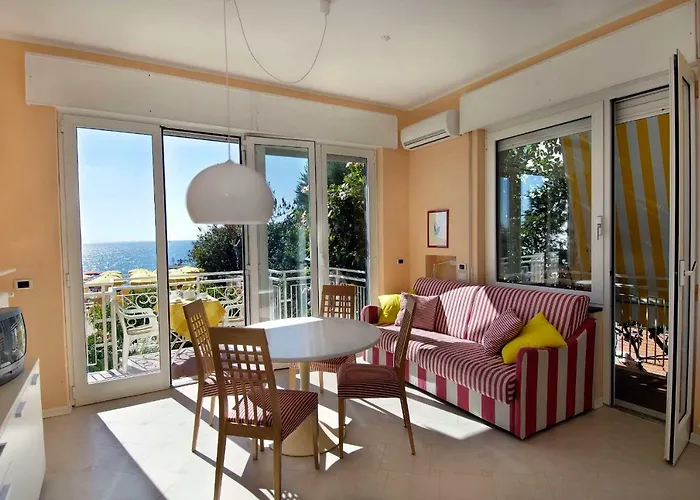 Marina 아파트호텔